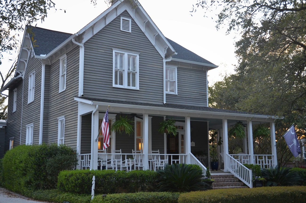 Exterior project photo: Roger Starnes Sr Fr2tG1RdaPI Unsplash